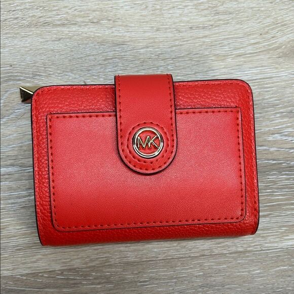 1008-5056 Michael Kors Vibrant Red Leather Wallet - Picture 1 of 12